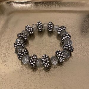 🩷10/$10🩷Elegant Silver and Black Beaded Bracelet